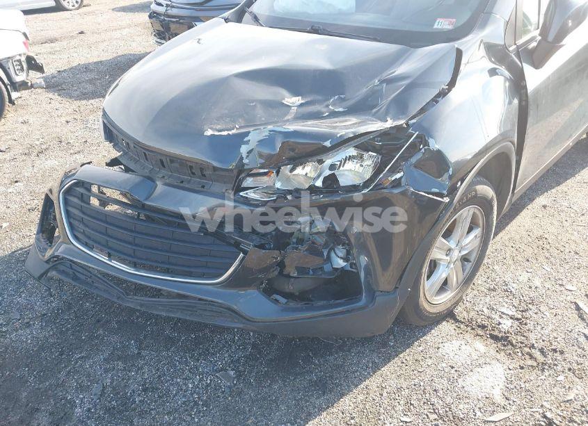 Photo 6 of 2020 Chevrolet Trax FWD LS (VIN 3GNCJKSB3LL198575)