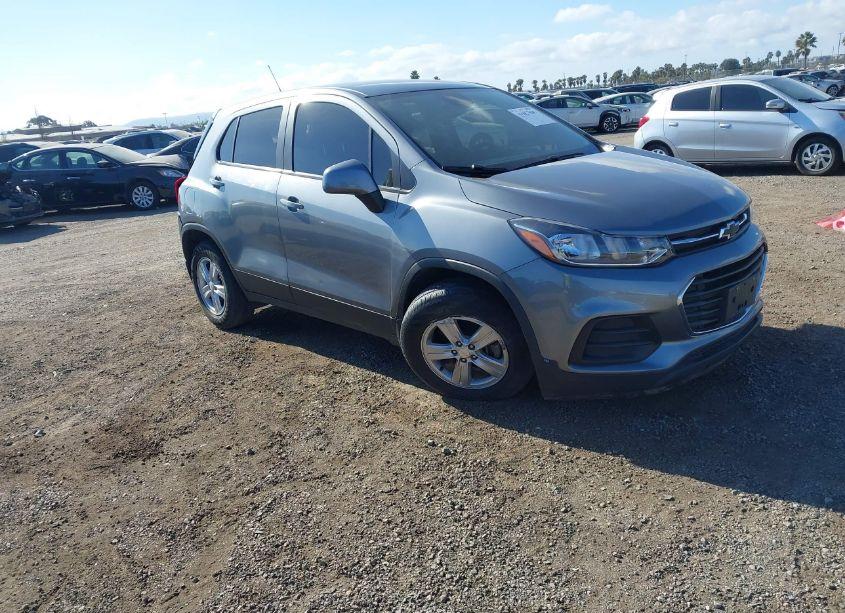 2020 Chevrolet Trax FWD LS (VIN 3GNCJKSB3LL299230) main photo