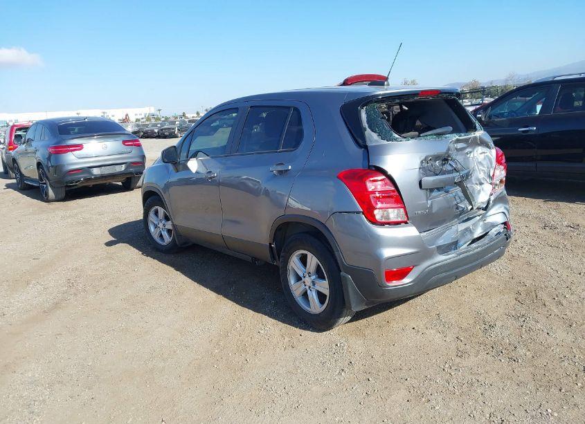 Photo 3 of 2020 Chevrolet Trax FWD LS (VIN 3GNCJKSB3LL299230)