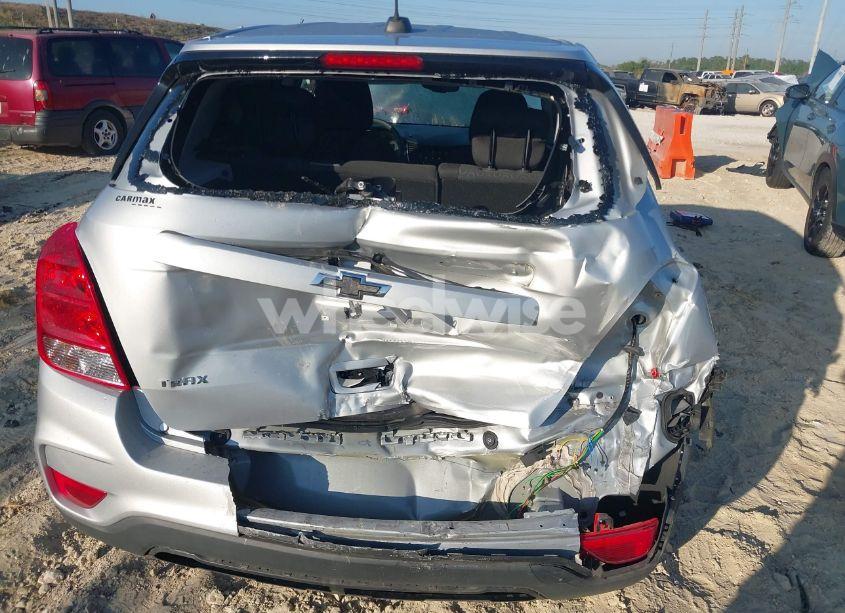 Photo 6 of 2020 Chevrolet Trax FWD LS (VIN 3GNCJKSB3LL301204)