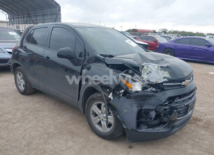 2020 Chevrolet Trax FWD LS (VIN 3GNCJKSB3LL326149) main photo