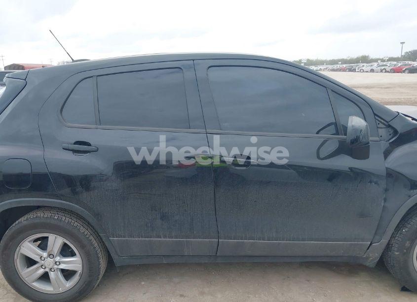 Photo 13 of 2020 Chevrolet Trax FWD LS (VIN 3GNCJKSB3LL326149)