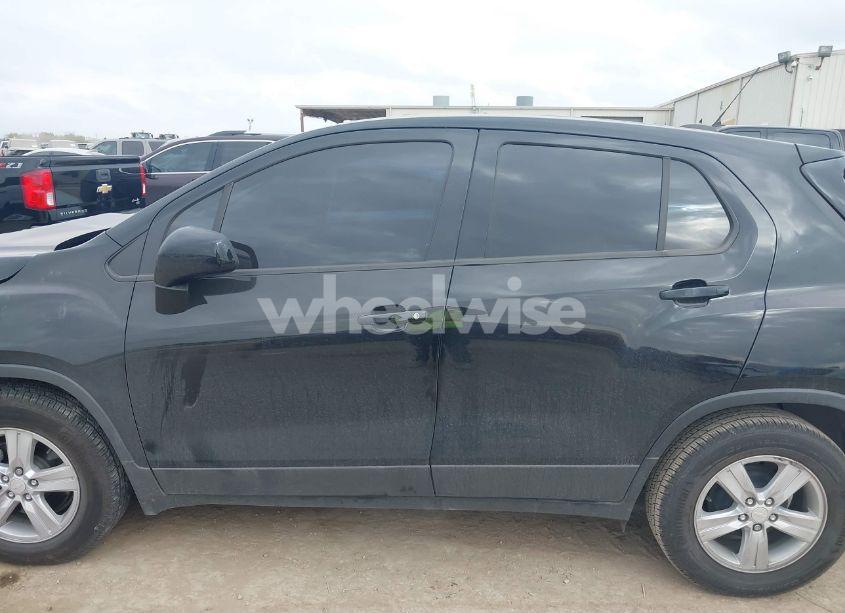 Photo 14 of 2020 Chevrolet Trax FWD LS (VIN 3GNCJKSB3LL326149)