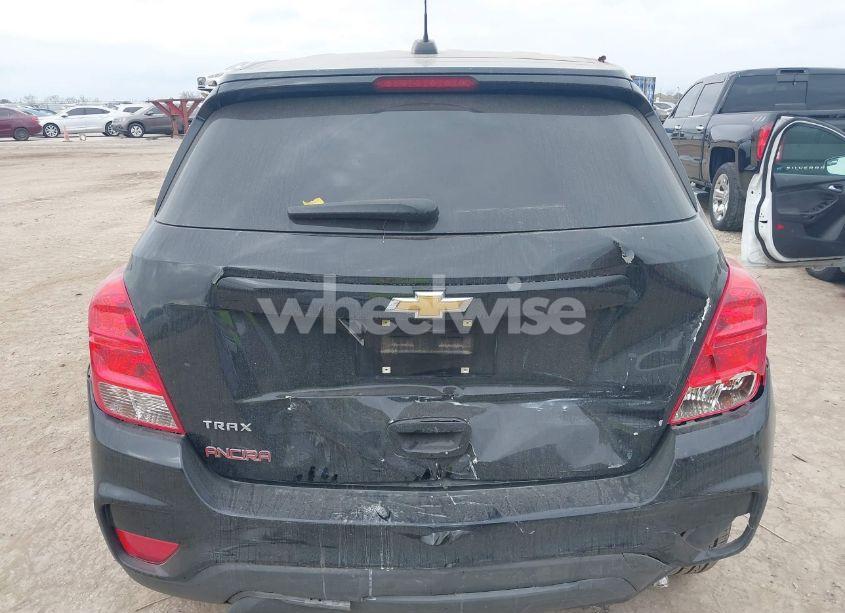 Photo 16 of 2020 Chevrolet Trax FWD LS (VIN 3GNCJKSB3LL326149)
