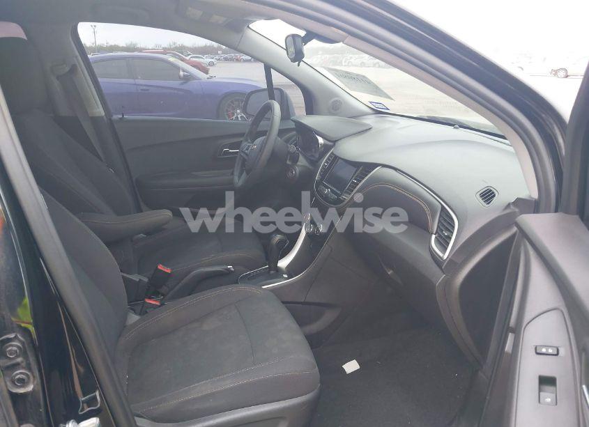 Photo 5 of 2020 Chevrolet Trax FWD LS (VIN 3GNCJKSB3LL326149)