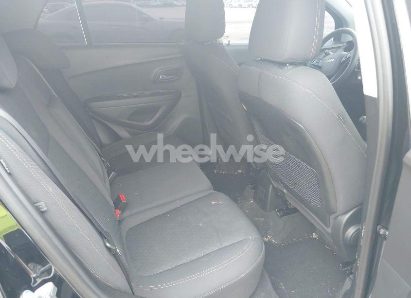 Photo 8 of 2020 Chevrolet Trax FWD LS (VIN 3GNCJKSB3LL326149)
