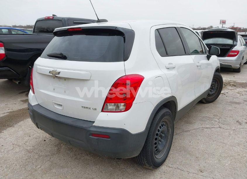 Photo 4 of 2015 Chevrolet Trax 1LS (VIN 3GNCJKSB4FL239915)