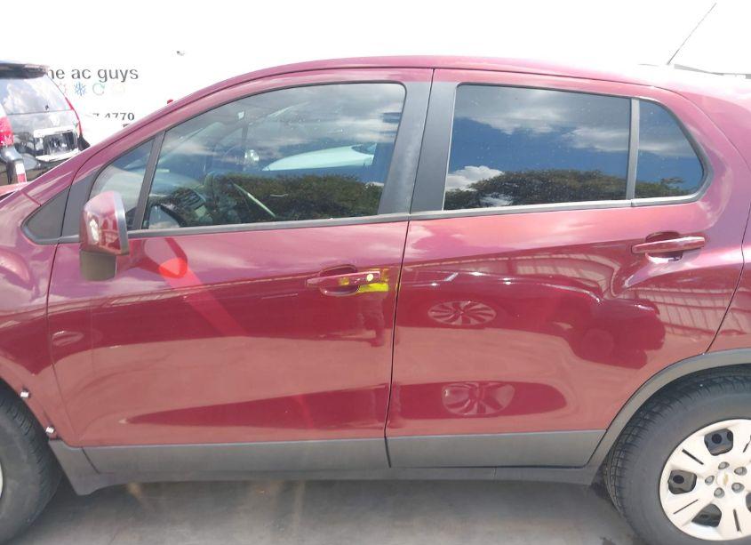 Photo 14 of 2016 Chevrolet Trax 1LS (VIN 3GNCJKSB4GL260880)