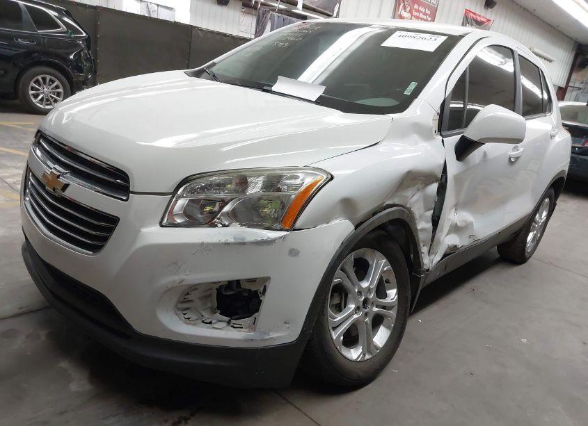 Photo 2 of 2016 Chevrolet Trax 1LS (VIN 3GNCJKSB4GL265593)