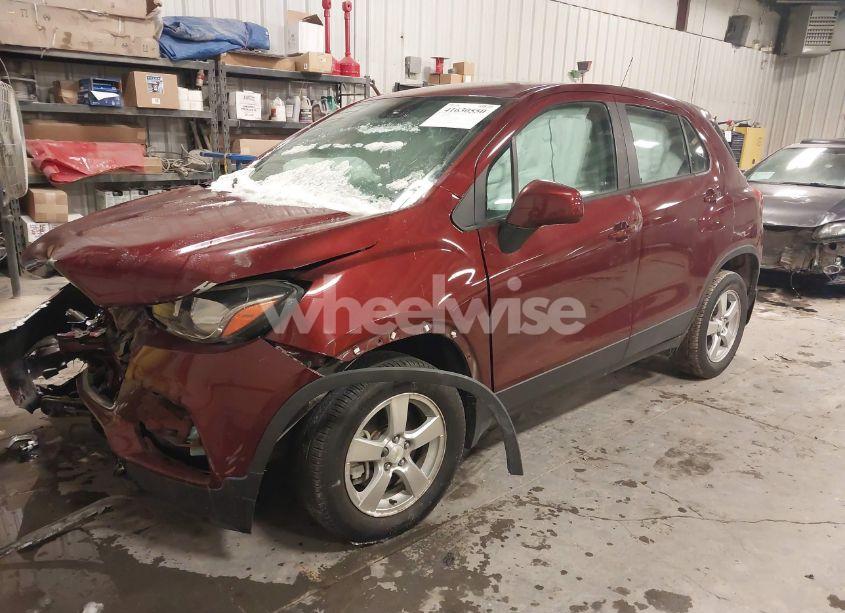 Photo 2 of 2017 Chevrolet Trax LS (VIN 3GNCJKSB4HL190136)