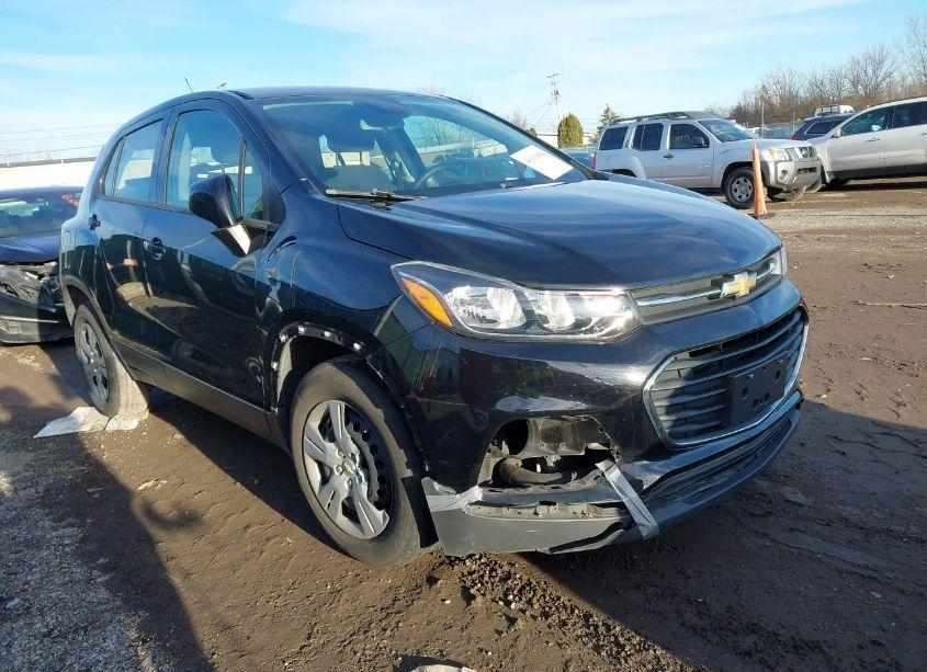 2018 Chevrolet Trax LS (VIN 3GNCJKSB4JL262507) main photo