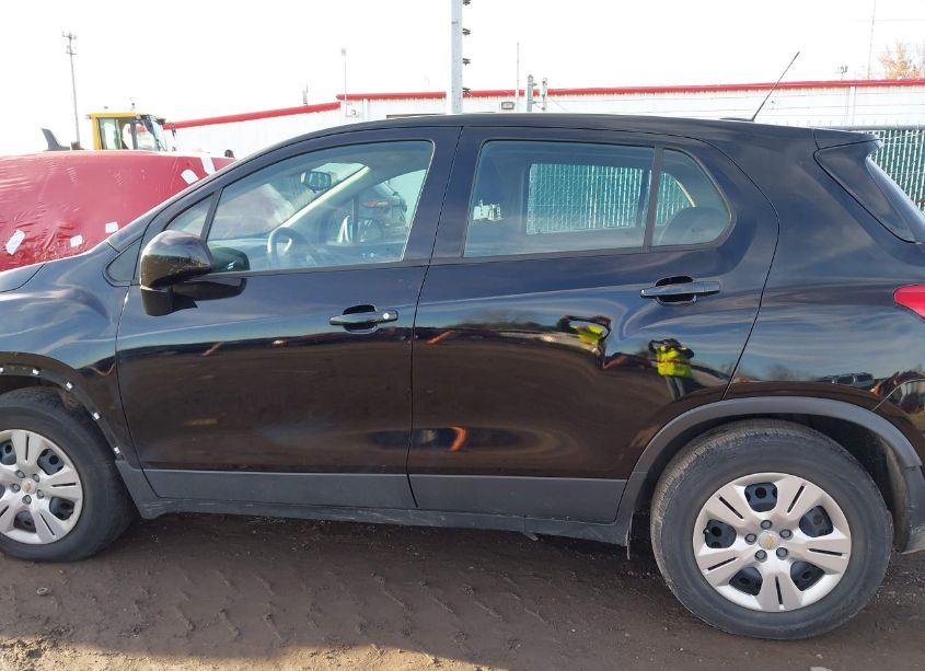 Photo 15 of 2018 Chevrolet Trax LS (VIN 3GNCJKSB4JL262507)