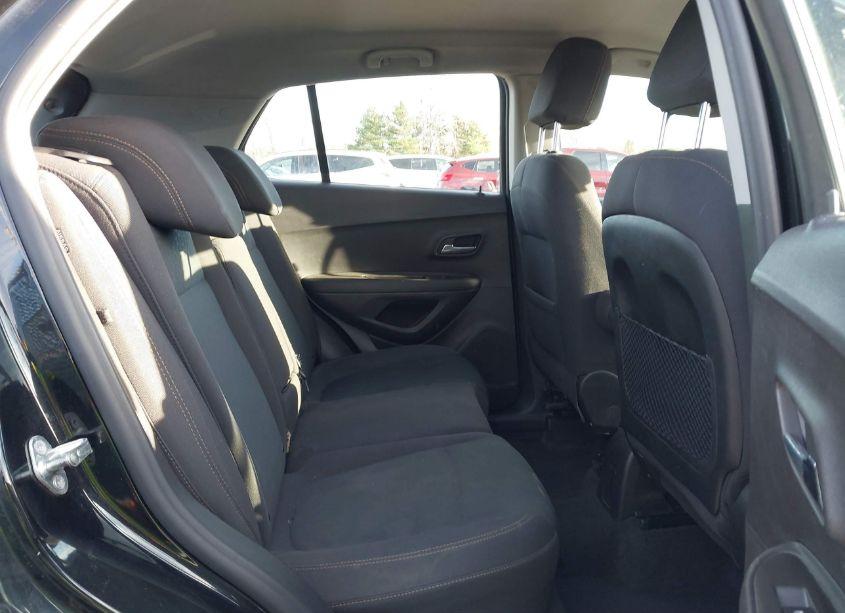 Photo 8 of 2018 Chevrolet Trax LS (VIN 3GNCJKSB4JL262507)
