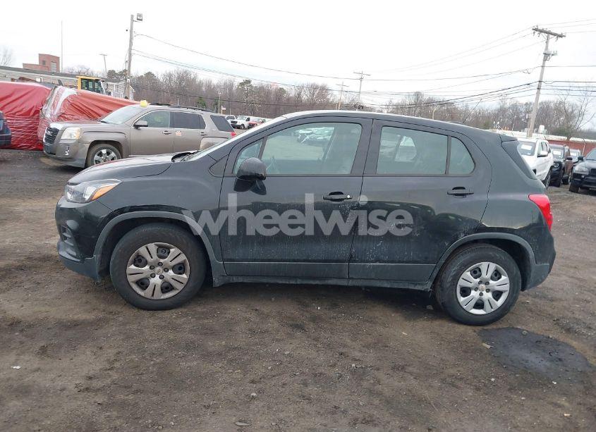 Photo 13 of 2019 Chevrolet Trax LS (VIN 3GNCJKSB4KL179452)