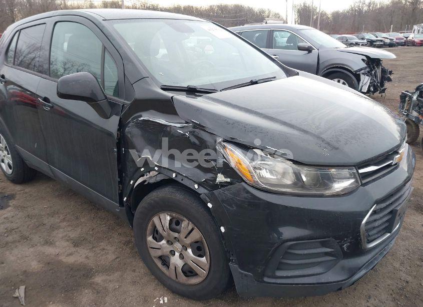 Photo 16 of 2019 Chevrolet Trax LS (VIN 3GNCJKSB4KL179452)