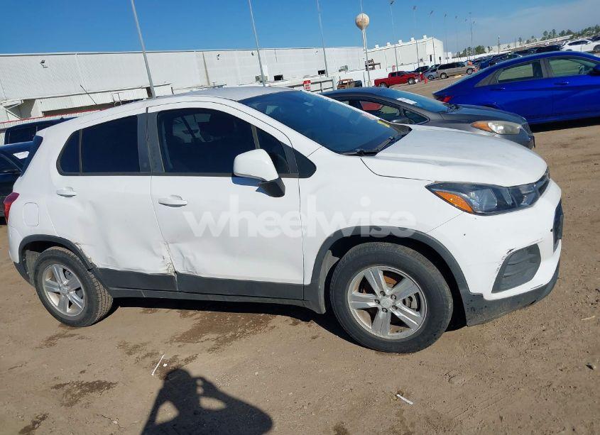 Photo 13 of 2019 Chevrolet Trax LS (VIN 3GNCJKSB4KL279244)