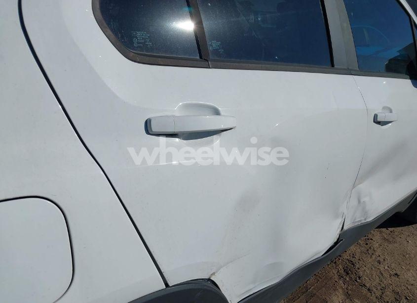 Photo 18 of 2019 Chevrolet Trax LS (VIN 3GNCJKSB4KL279244)