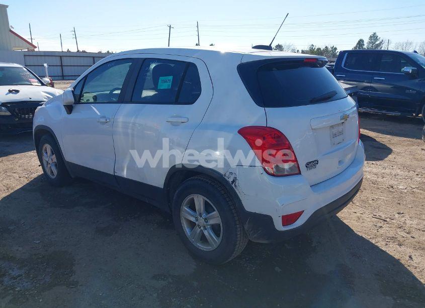 Photo 3 of 2019 Chevrolet Trax LS (VIN 3GNCJKSB4KL279244)