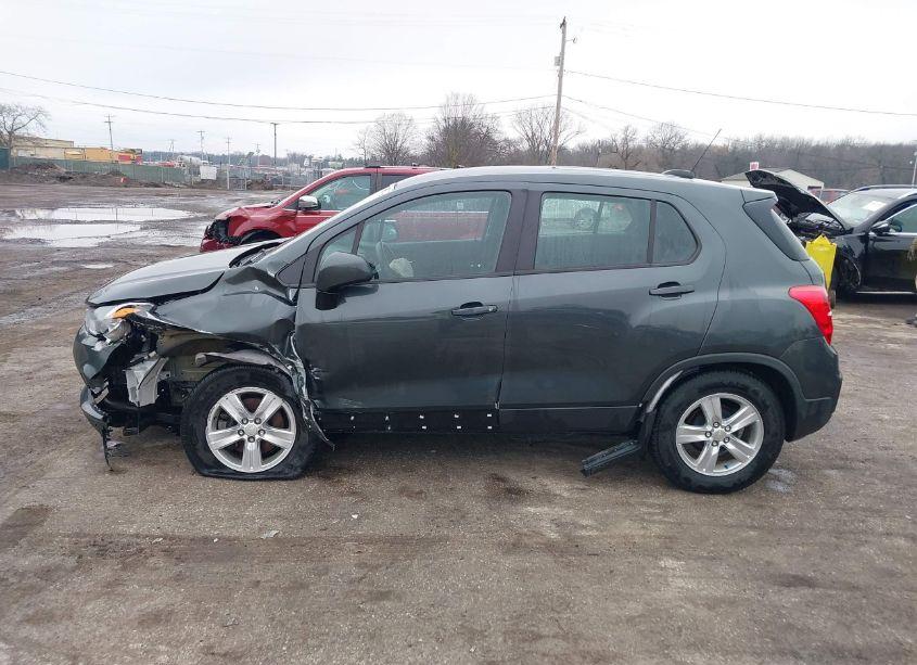 Photo 14 of 2019 Chevrolet Trax LS (VIN 3GNCJKSB4KL299655)
