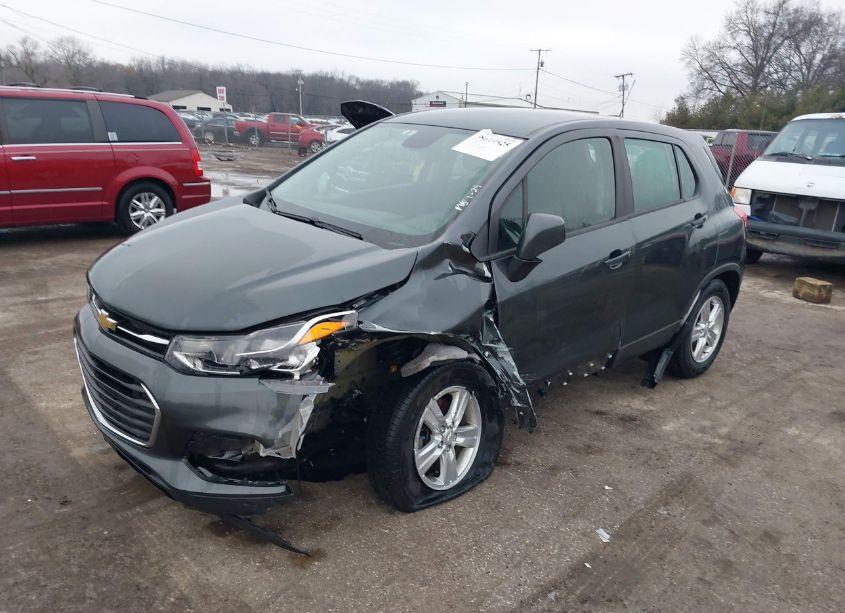 Photo 2 of 2019 Chevrolet Trax LS (VIN 3GNCJKSB4KL299655)