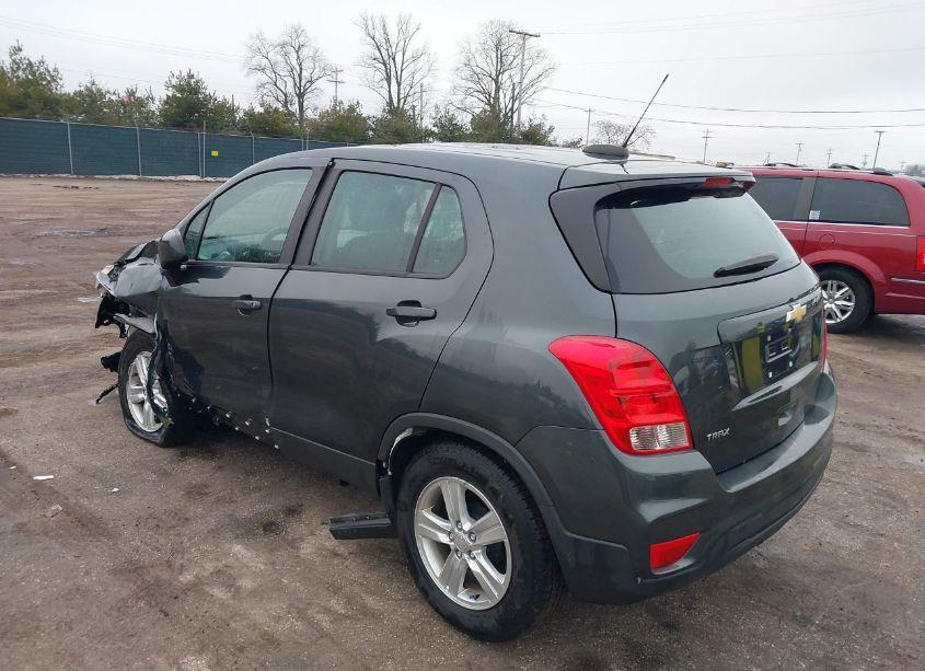 Photo 3 of 2019 Chevrolet Trax LS (VIN 3GNCJKSB4KL299655)