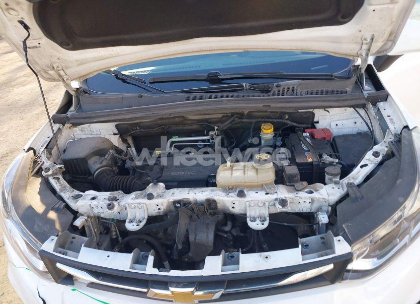 Photo 10 of 2019 Chevrolet Trax LS (VIN 3GNCJKSB4KL389162)