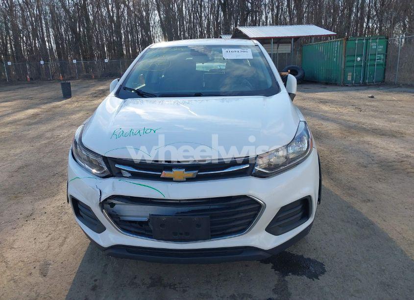 Photo 12 of 2019 Chevrolet Trax LS (VIN 3GNCJKSB4KL389162)