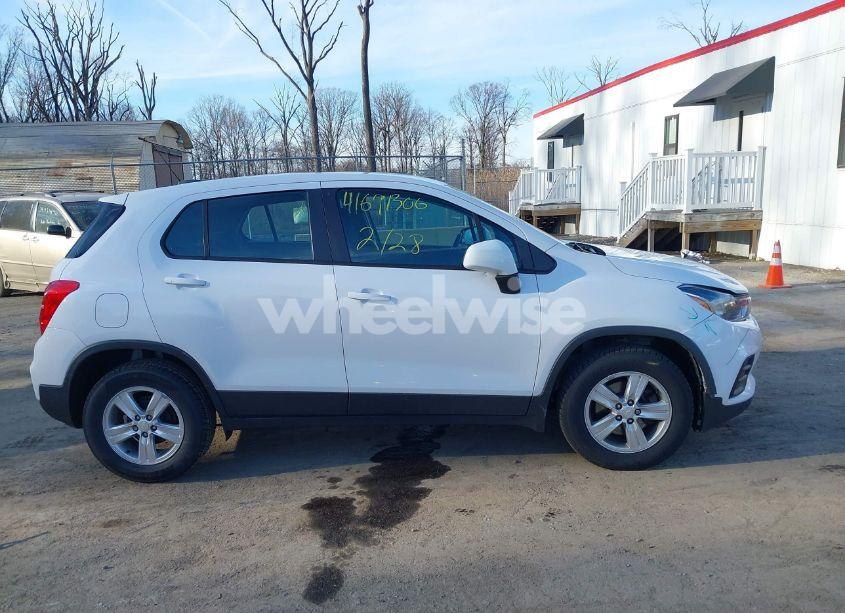Photo 13 of 2019 Chevrolet Trax LS (VIN 3GNCJKSB4KL389162)