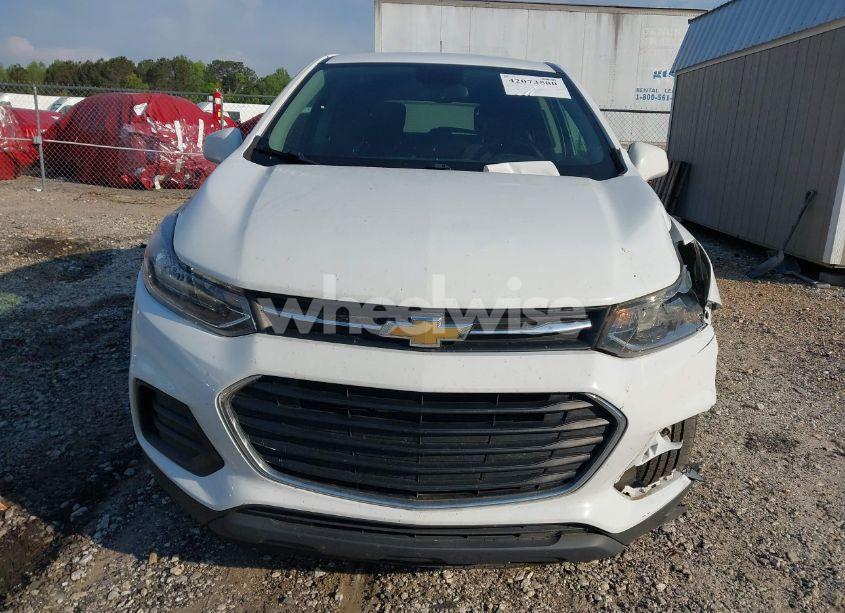 Photo 12 of 2019 Chevrolet Trax LS (VIN 3GNCJKSB4KL398122)