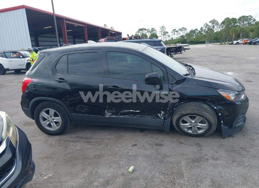 Photo 13 of 2020 Chevrolet Trax FWD LS (VIN 3GNCJKSB4LL132925)