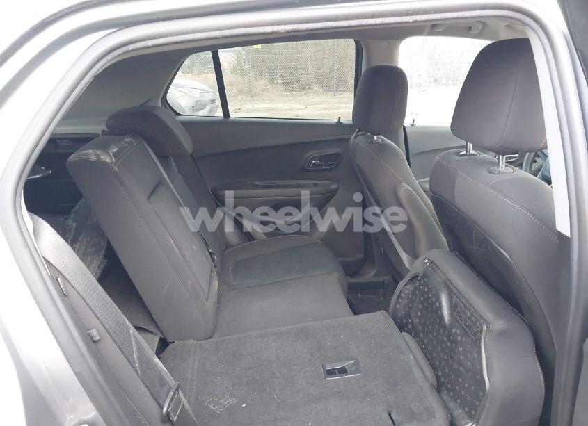 Photo 8 of 2020 Chevrolet Trax FWD LS (VIN 3GNCJKSB4LL156321)
