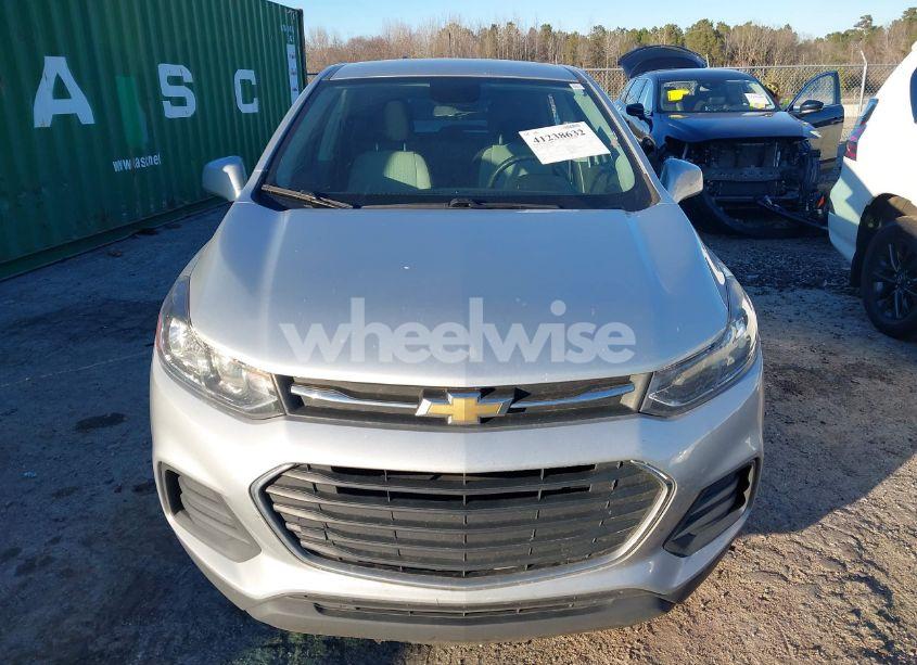 Photo 13 of 2020 Chevrolet Trax FWD LS (VIN 3GNCJKSB4LL218560)