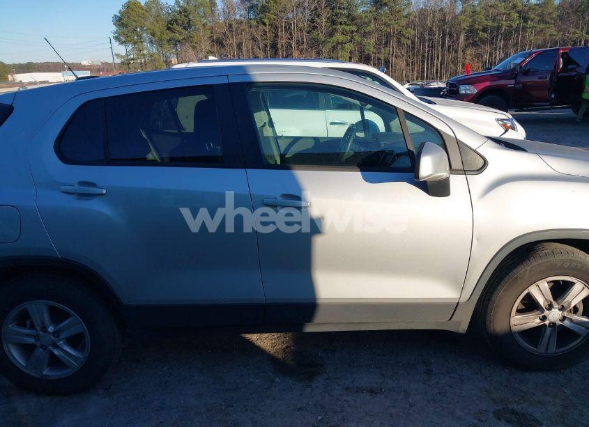 Photo 14 of 2020 Chevrolet Trax FWD LS (VIN 3GNCJKSB4LL218560)