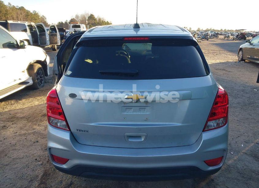 Photo 17 of 2020 Chevrolet Trax FWD LS (VIN 3GNCJKSB4LL218560)