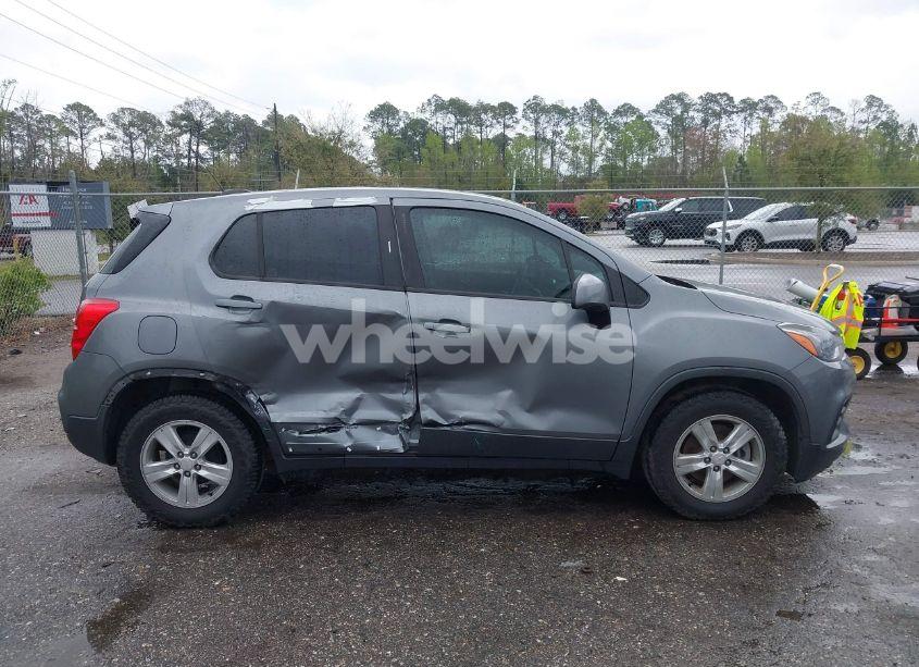 Photo 13 of 2020 Chevrolet Trax FWD LS (VIN 3GNCJKSB4LL272294)