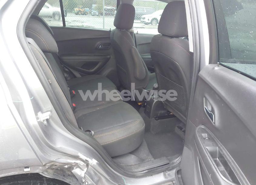 Photo 8 of 2020 Chevrolet Trax FWD LS (VIN 3GNCJKSB4LL272294)