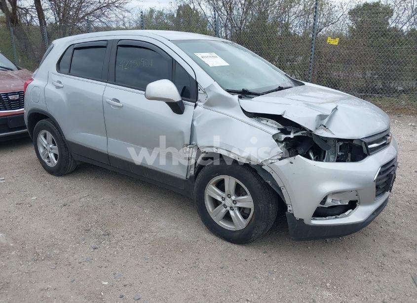 2020 Chevrolet Trax FWD LS (VIN 3GNCJKSB4LL305522) main photo