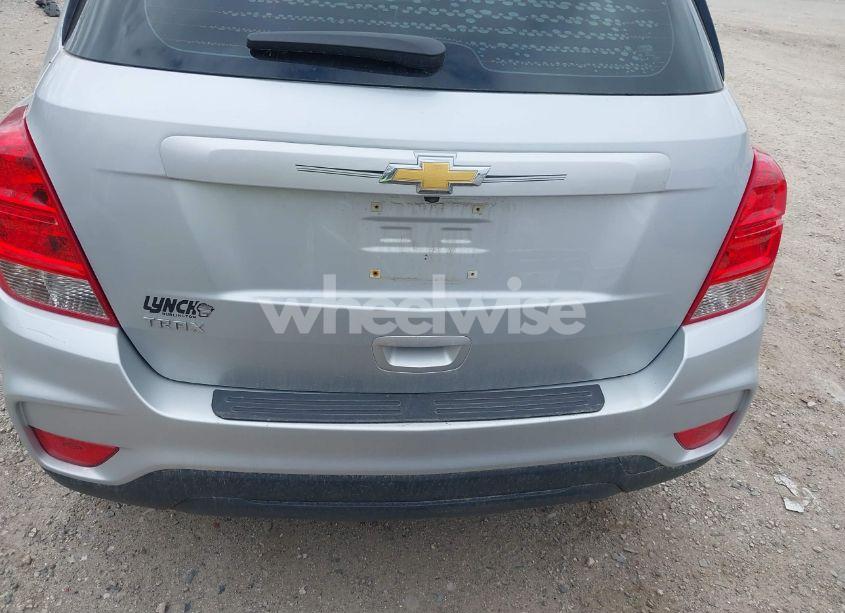 Photo 16 of 2020 Chevrolet Trax FWD LS (VIN 3GNCJKSB4LL305522)