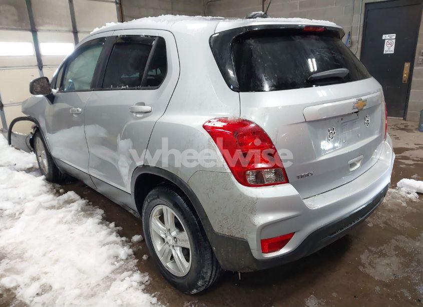 Photo 3 of 2020 Chevrolet Trax FWD LS (VIN 3GNCJKSB4LL338360)