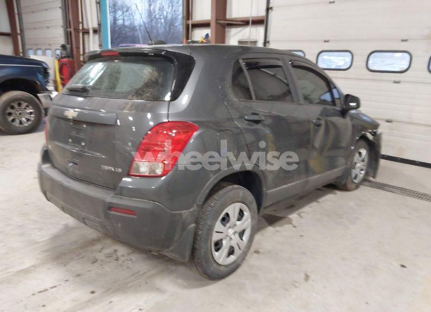 Photo 4 of 2016 Chevrolet Trax 1LS (VIN 3GNCJKSB5GL271368)