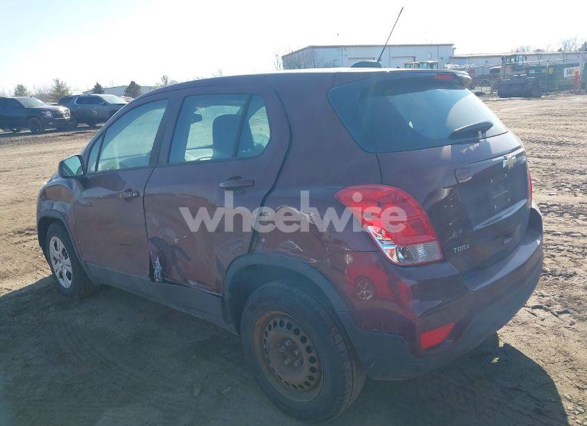 Photo 3 of 2017 Chevrolet Trax LS (VIN 3GNCJKSB5HL223466)