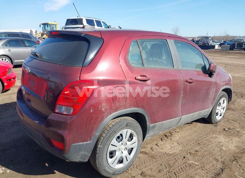 Photo 4 of 2017 Chevrolet Trax LS (VIN 3GNCJKSB5HL223466)