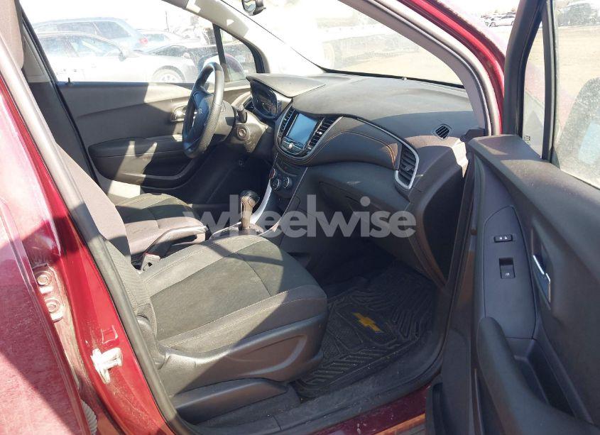 Photo 5 of 2017 Chevrolet Trax LS (VIN 3GNCJKSB5HL223466)