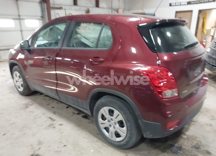 Photo 3 of 2017 Chevrolet Trax LS (VIN 3GNCJKSB5HL273073)