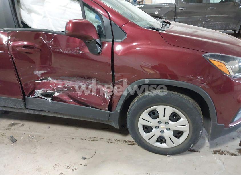 Photo 6 of 2017 Chevrolet Trax LS (VIN 3GNCJKSB5HL273073)