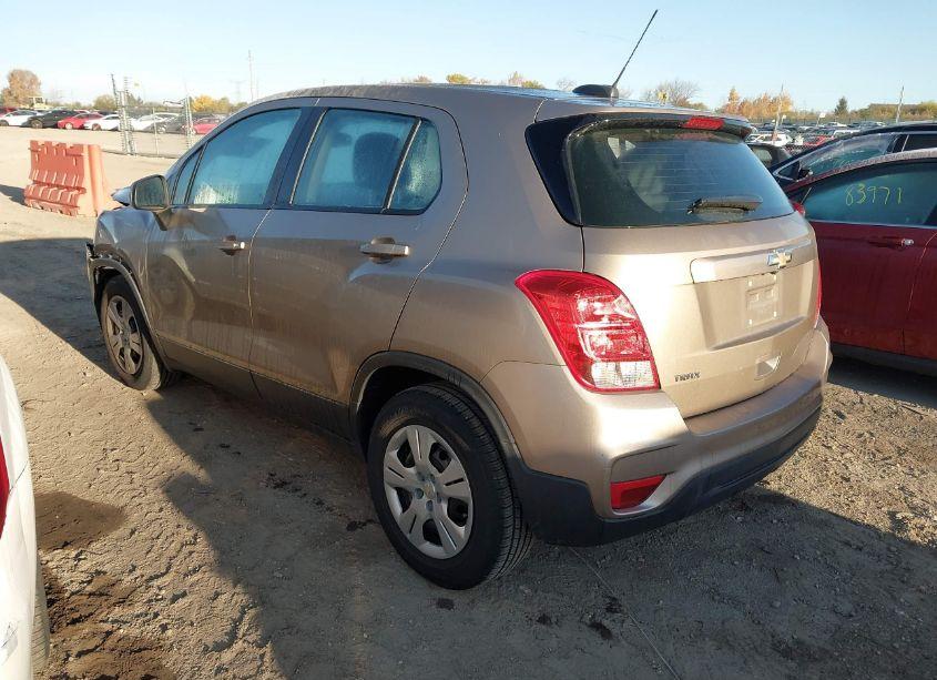 Photo 3 of 2018 Chevrolet Trax LS (VIN 3GNCJKSB5JL313075)