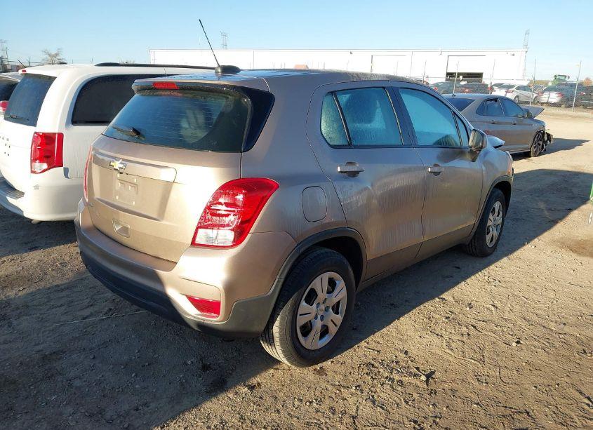 Photo 4 of 2018 Chevrolet Trax LS (VIN 3GNCJKSB5JL313075)