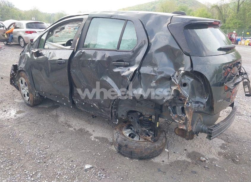 Photo 3 of 2019 Chevrolet Trax LS (VIN 3GNCJKSB5KL156584)