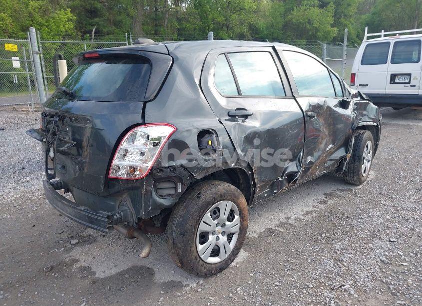 Photo 4 of 2019 Chevrolet Trax LS (VIN 3GNCJKSB5KL156584)