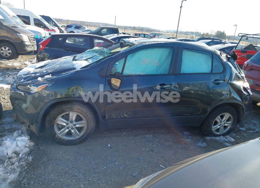 Photo 14 of 2019 Chevrolet Trax LS (VIN 3GNCJKSB5KL225628)